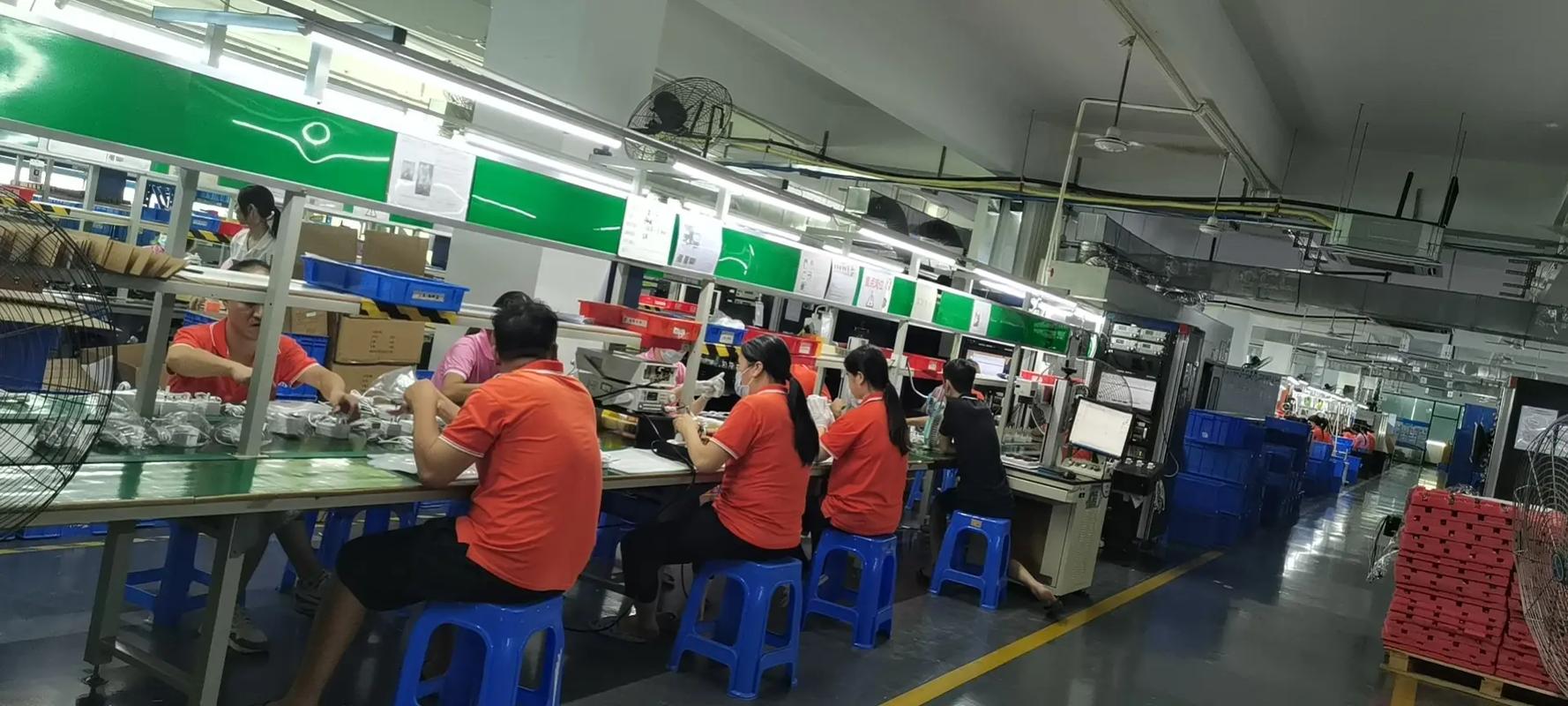 選擇新斯寶適配器與充電器，安全高效生產無憂